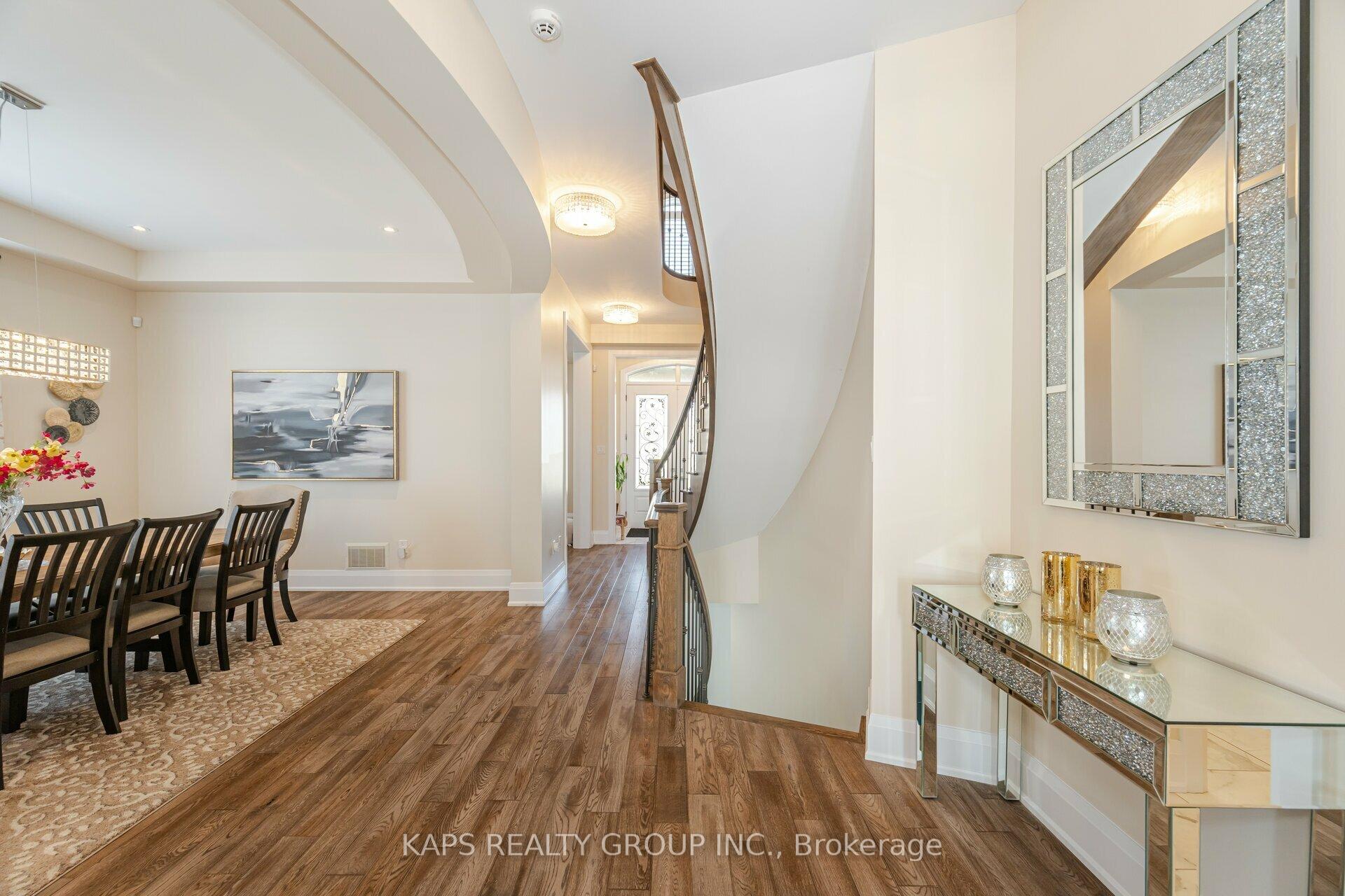 Photo 7 of 208 Faust Ridge, Vaughan, Kleinburg — HOMEH