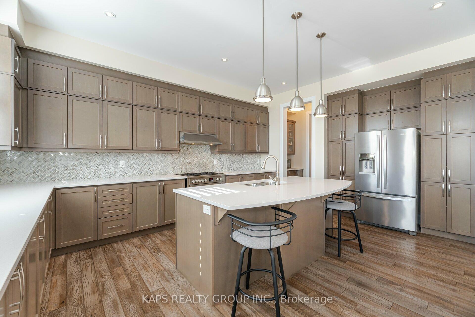 Photo 10 of 208 Faust Ridge, Vaughan, Kleinburg — HOMEH