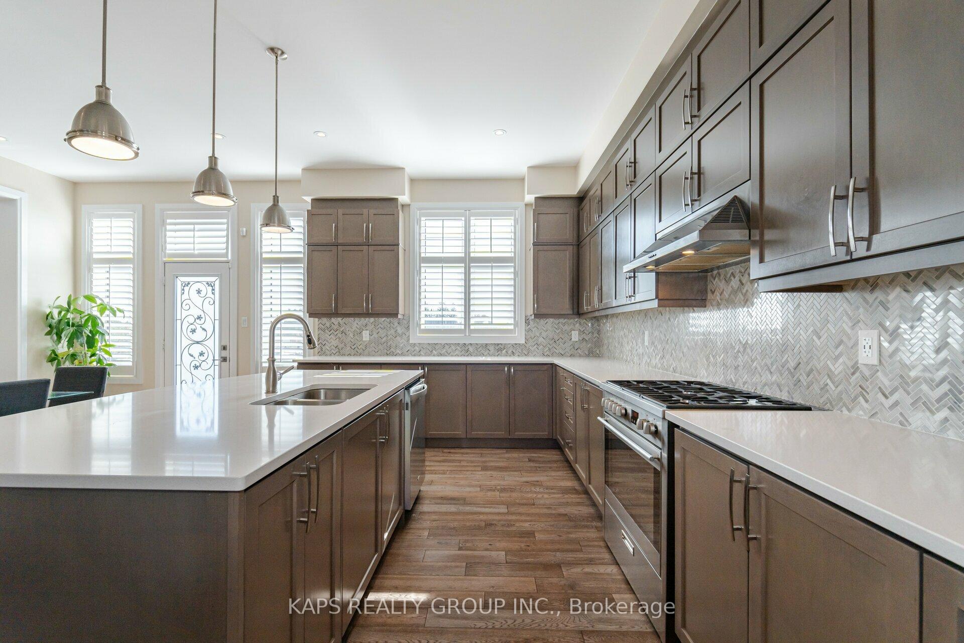 Photo 13 of 208 Faust Ridge, Vaughan, Kleinburg — HOMEH