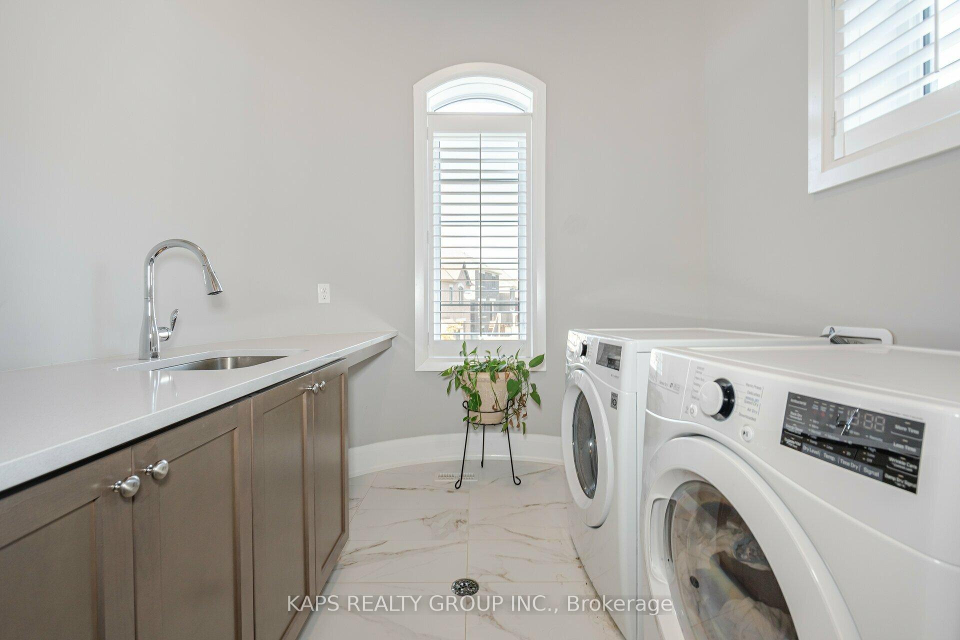 Photo 34 of 208 Faust Ridge, Vaughan, Kleinburg — HOMEH