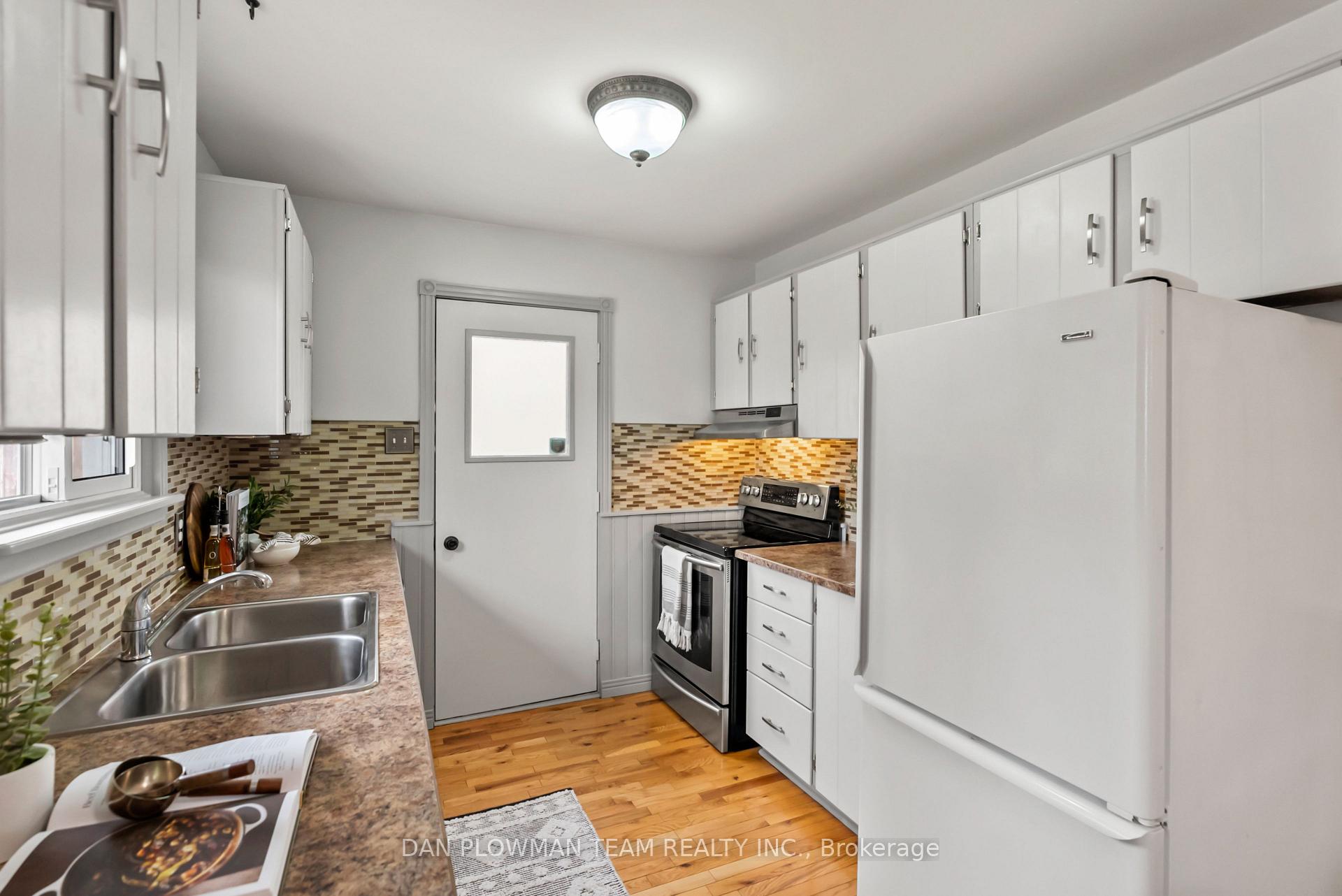 Photo 13 of 393 Dickens Drive, Oshawa, Eastdale — HOMEH