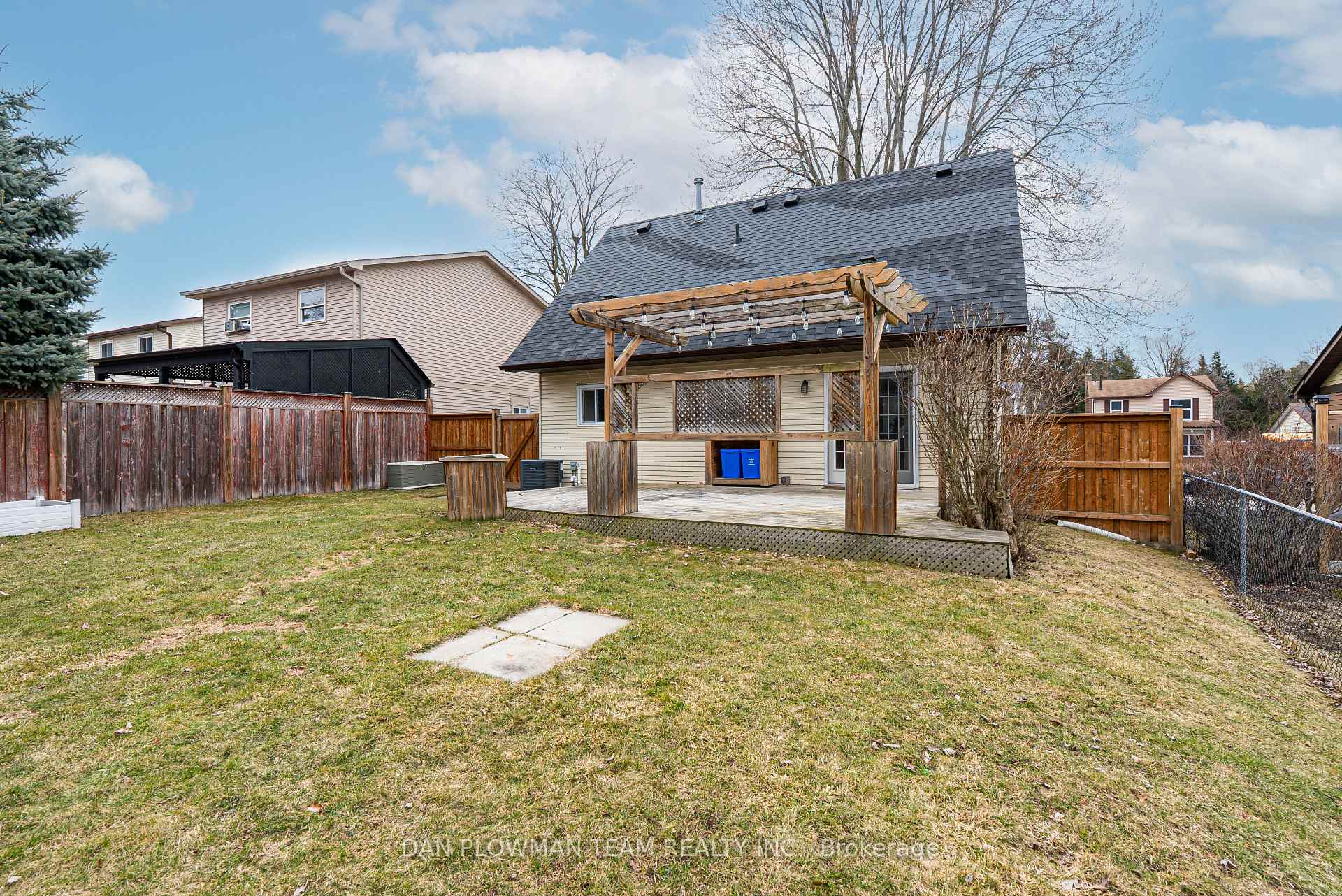 Photo 36 of 393 Dickens Drive, Oshawa, Eastdale — HOMEH