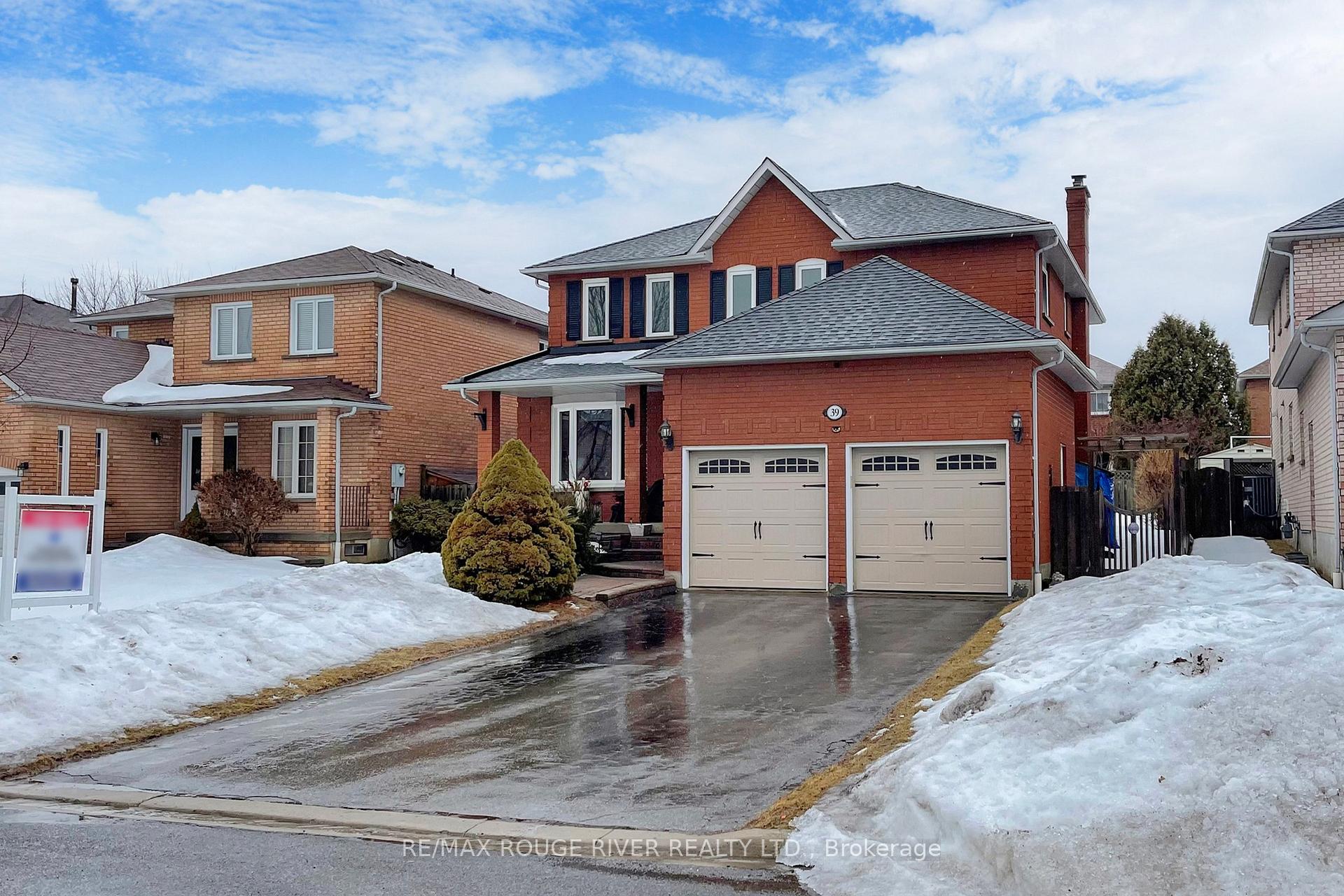Photo 2 of 39 Falstaff Crescent, Whitby, Rolling Acres — HOMEH