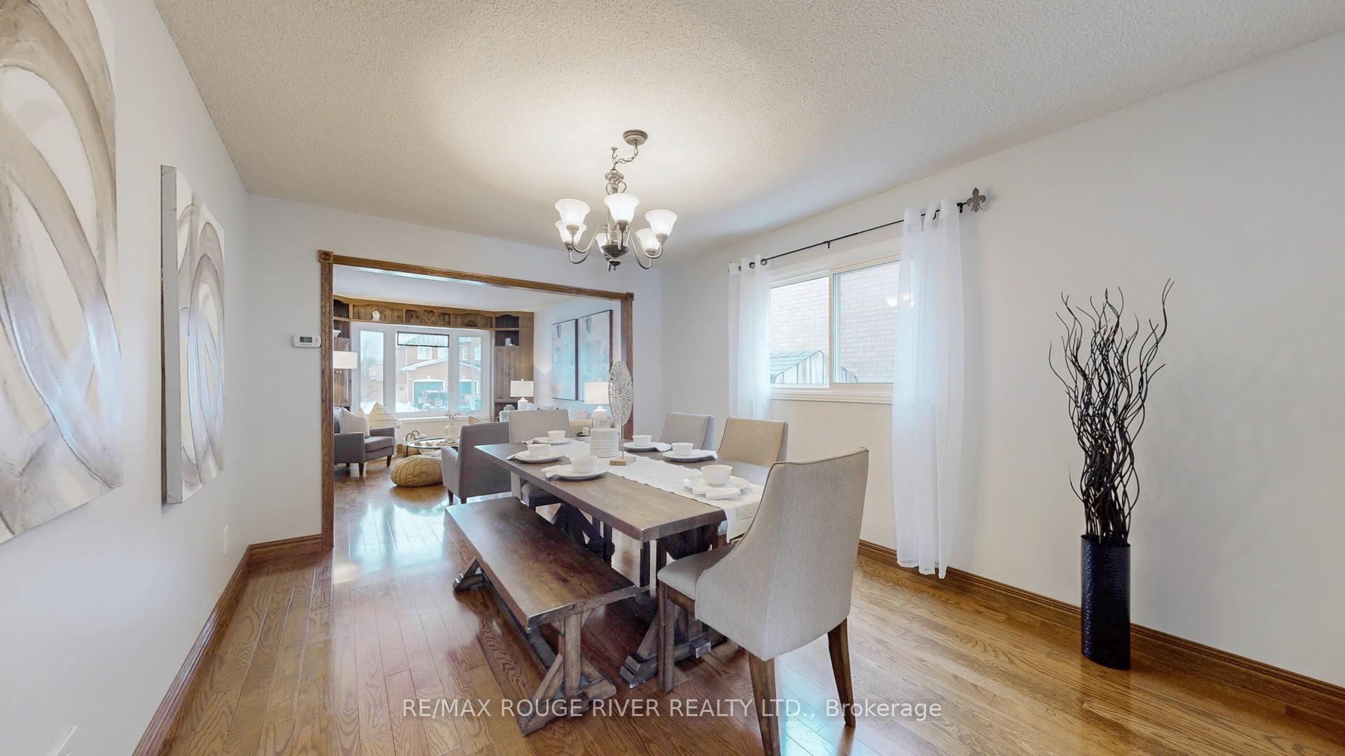 Photo 10 of 39 Falstaff Crescent, Whitby, Rolling Acres — HOMEH