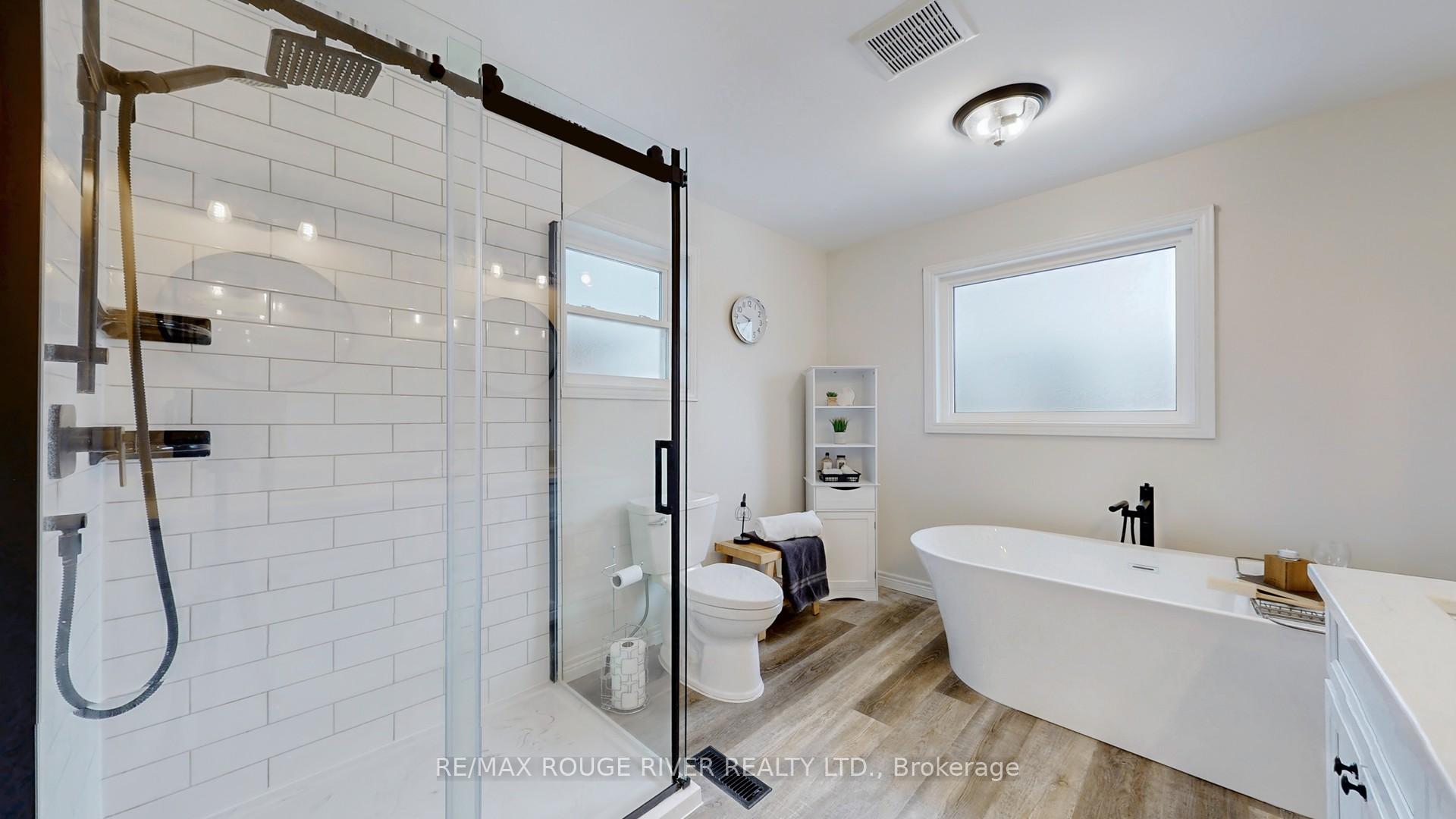 Photo 25 of 39 Falstaff Crescent, Whitby, Rolling Acres — HOMEH