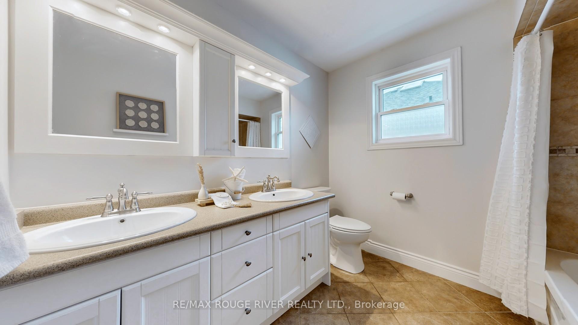 Photo 32 of 39 Falstaff Crescent, Whitby, Rolling Acres — HOMEH