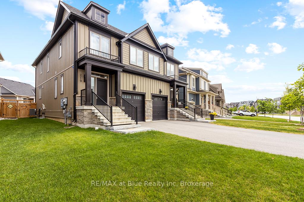 Photo 1 of 219 Yellow Birch Crescent, Blue Mountains — HOMEH
