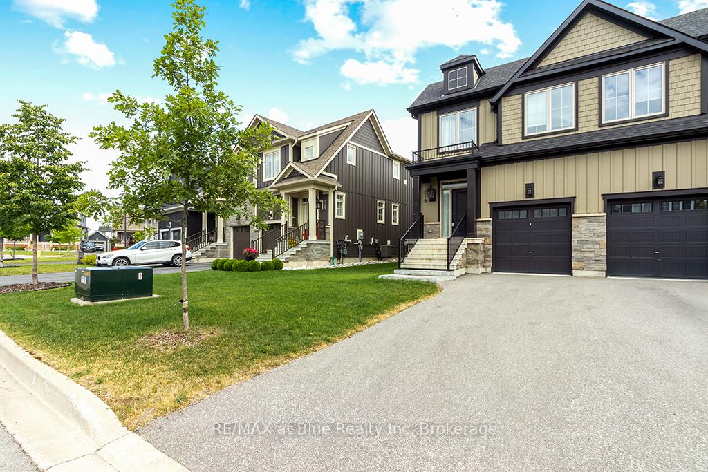 Photo 2 of 219 Yellow Birch Crescent, Blue Mountains — HOMEH