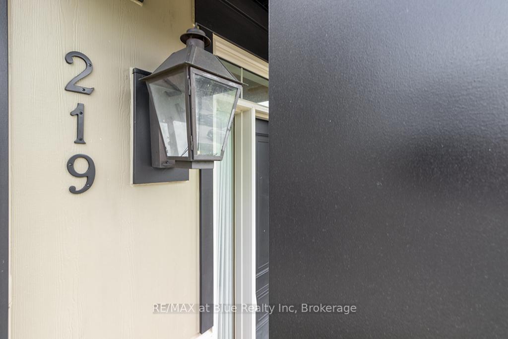 Photo 5 of 219 Yellow Birch Crescent, Blue Mountains — HOMEH