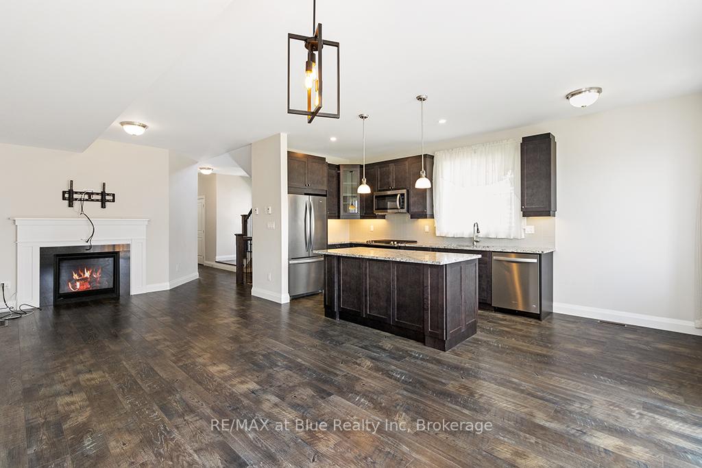 Photo 11 of 219 Yellow Birch Crescent, Blue Mountains — HOMEH