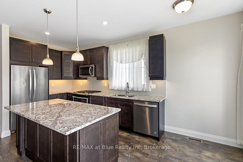 Photo 15 of 219 Yellow Birch Crescent, Blue Mountains — HOMEH