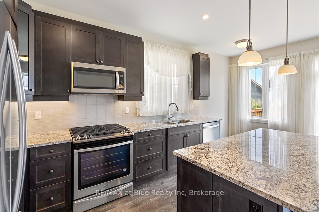 Photo 16 of 219 Yellow Birch Crescent, Blue Mountains — HOMEH