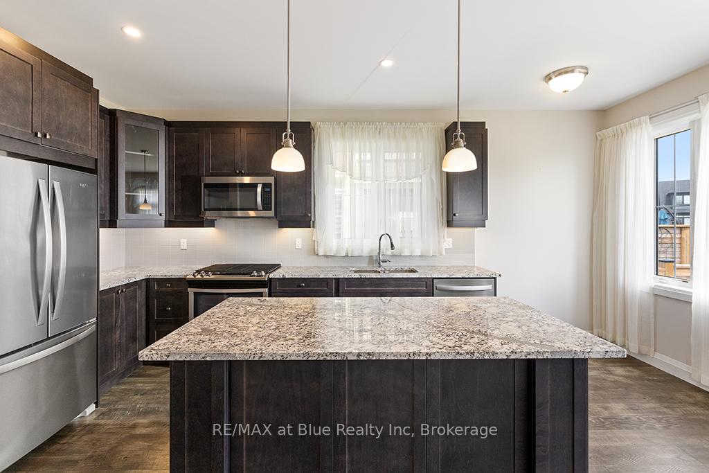 Photo 17 of 219 Yellow Birch Crescent, Blue Mountains — HOMEH