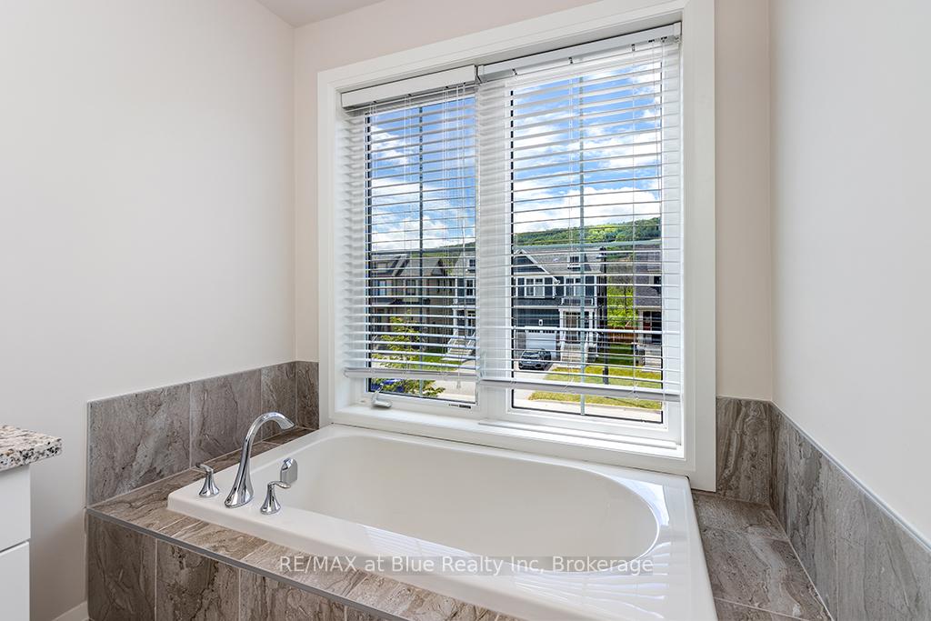 Photo 25 of 219 Yellow Birch Crescent, Blue Mountains — HOMEH