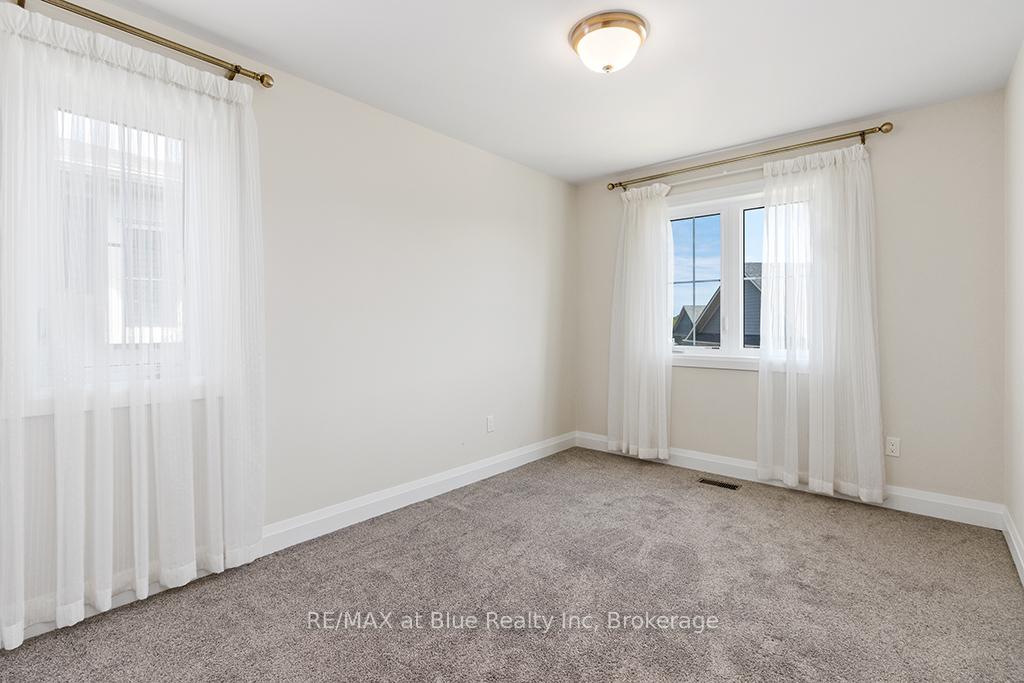 Photo 33 of 219 Yellow Birch Crescent, Blue Mountains — HOMEH