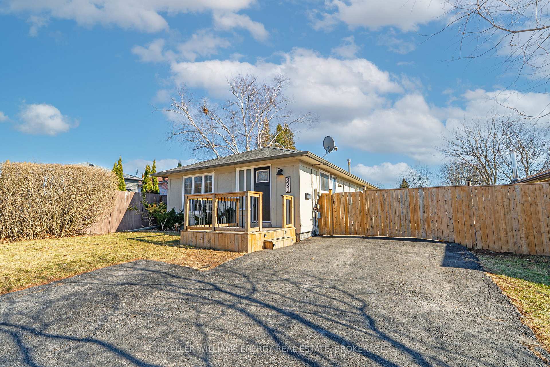 Photo 3 of 820 Grandview Drive, Oshawa, Donevan — HOMEH