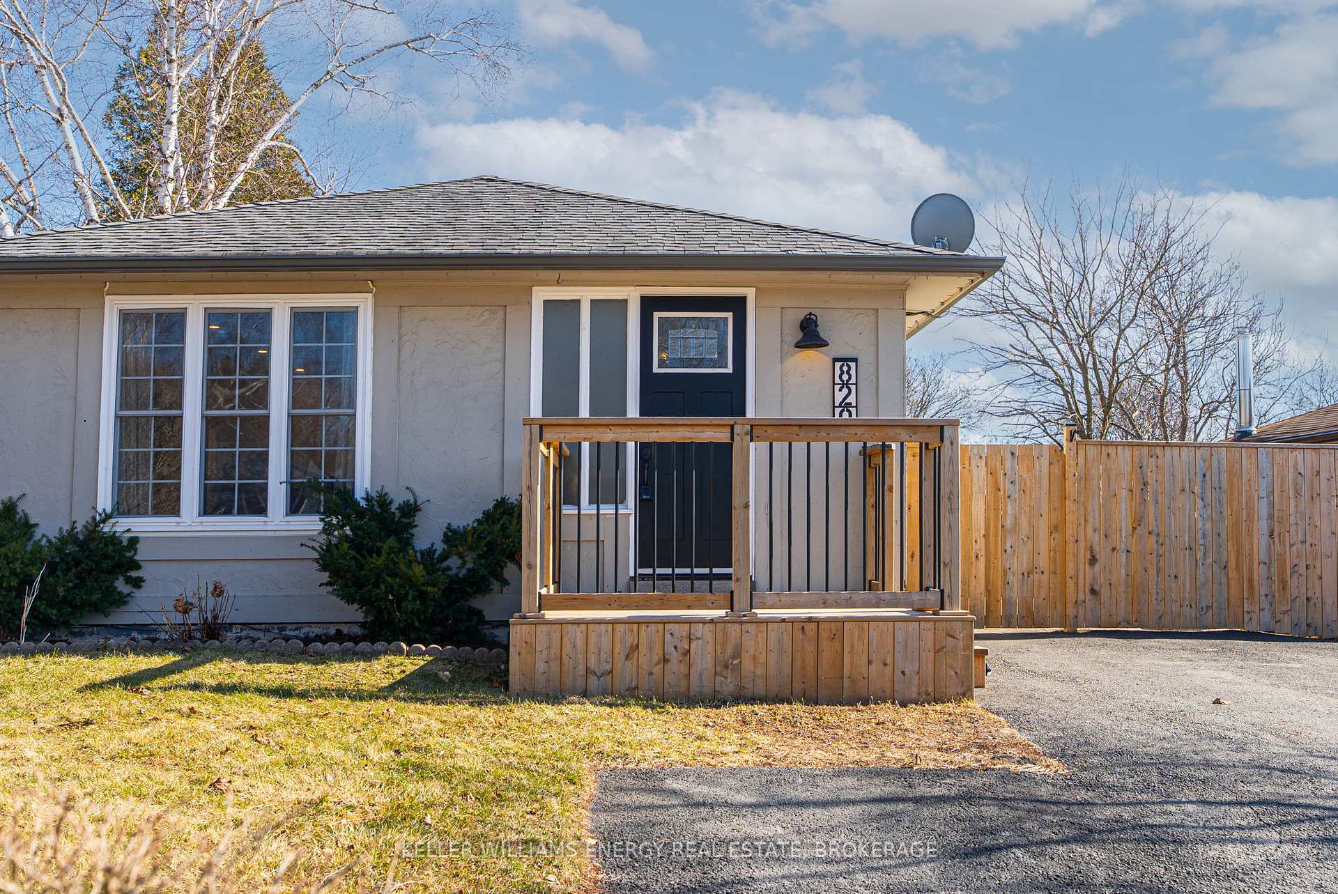 Photo 4 of 820 Grandview Drive, Oshawa, Donevan — HOMEH