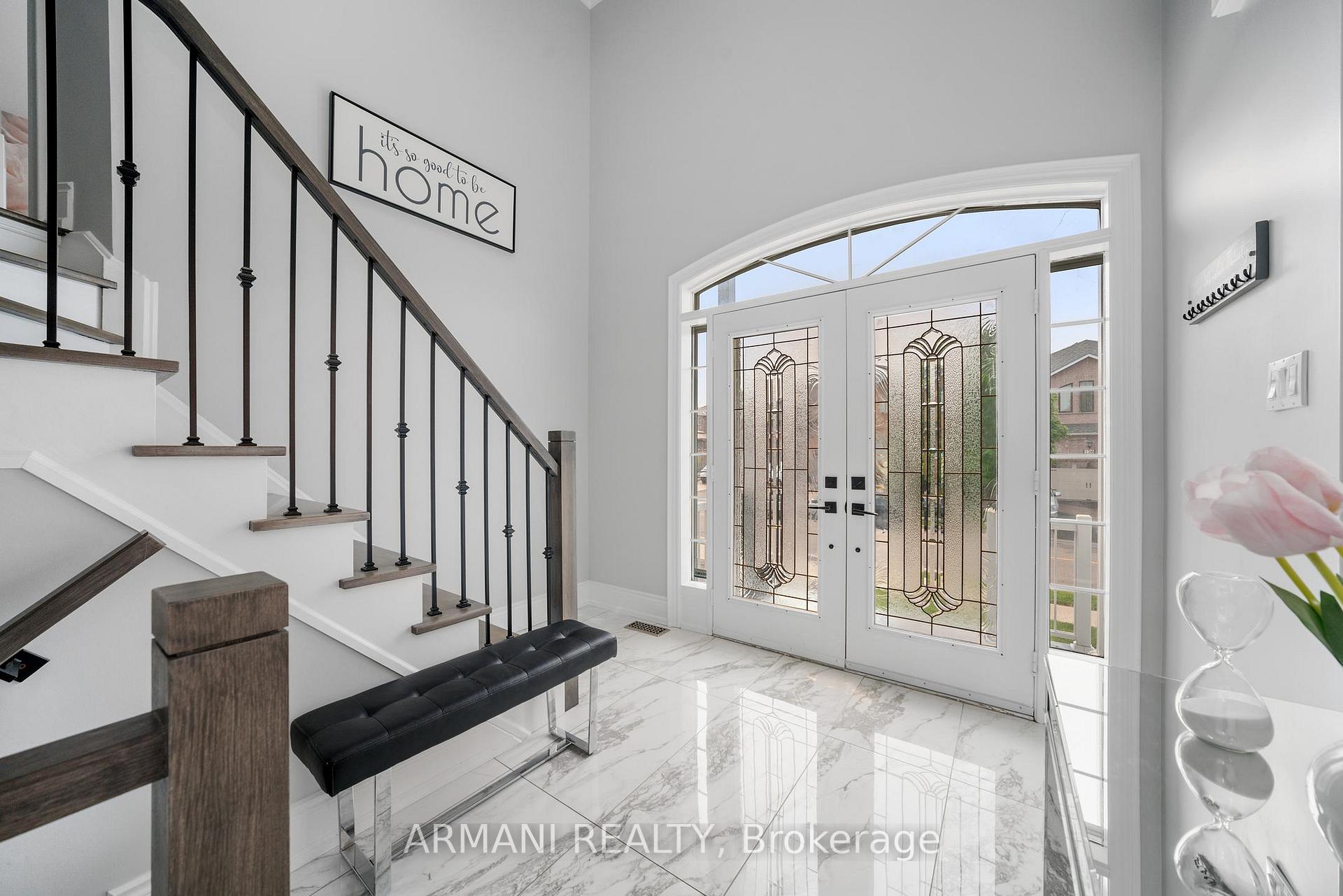 Photo 3 of 133 Blackthorn Drive, Vaughan, Maple — HOMEH