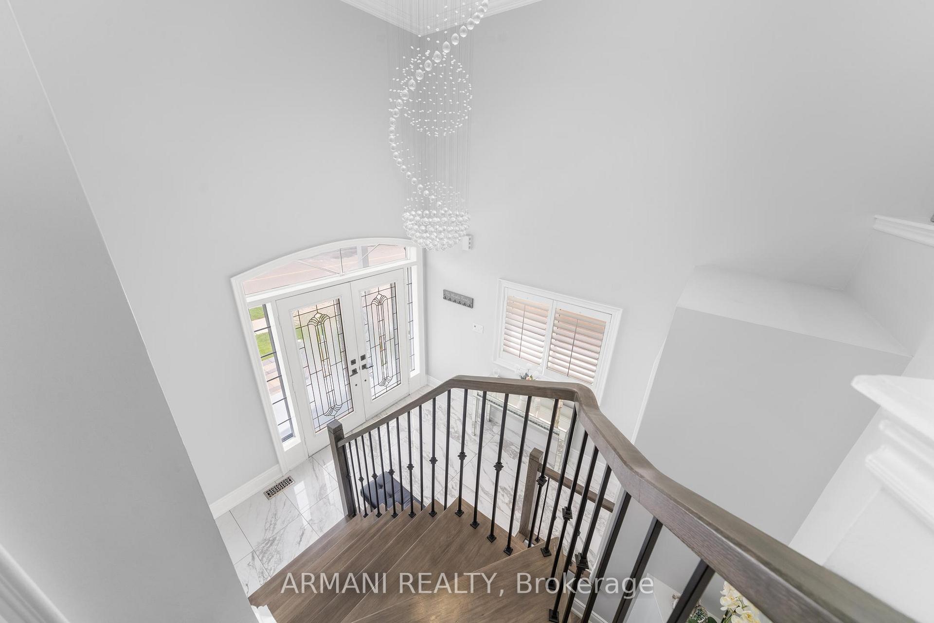 Photo 5 of 133 Blackthorn Drive, Vaughan, Maple — HOMEH