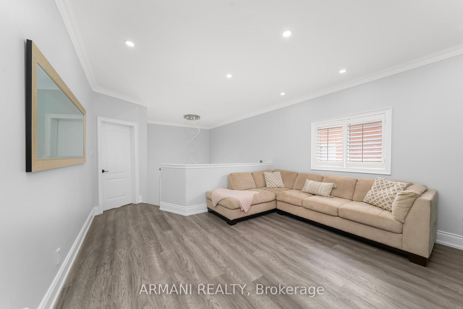 Photo 6 of 133 Blackthorn Drive, Vaughan, Maple — HOMEH