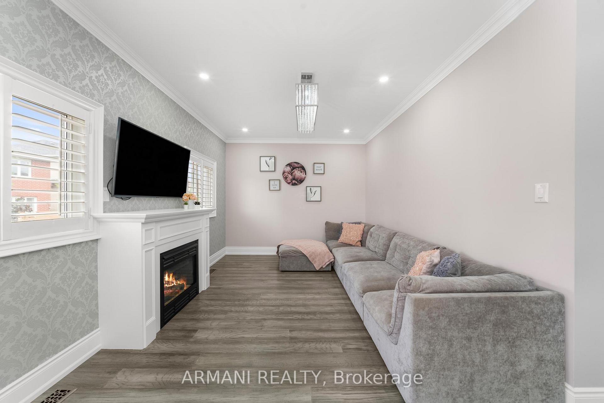Photo 9 of 133 Blackthorn Drive, Vaughan, Maple — HOMEH