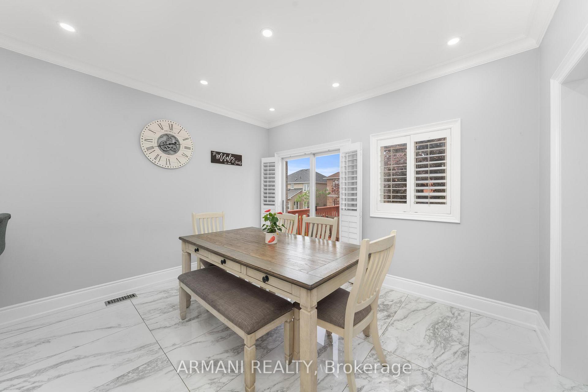 Photo 12 of 133 Blackthorn Drive, Vaughan, Maple — HOMEH