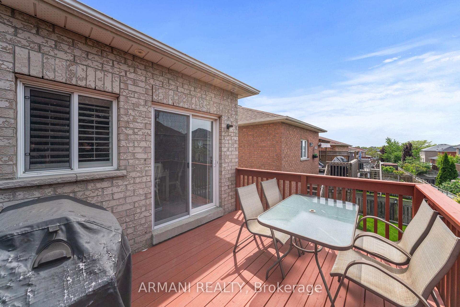 Photo 13 of 133 Blackthorn Drive, Vaughan, Maple — HOMEH