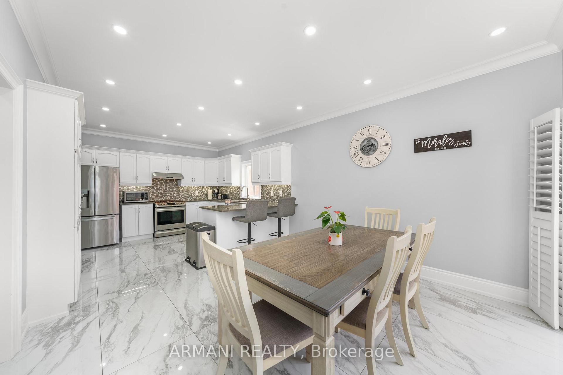 Photo 15 of 133 Blackthorn Drive, Vaughan, Maple — HOMEH