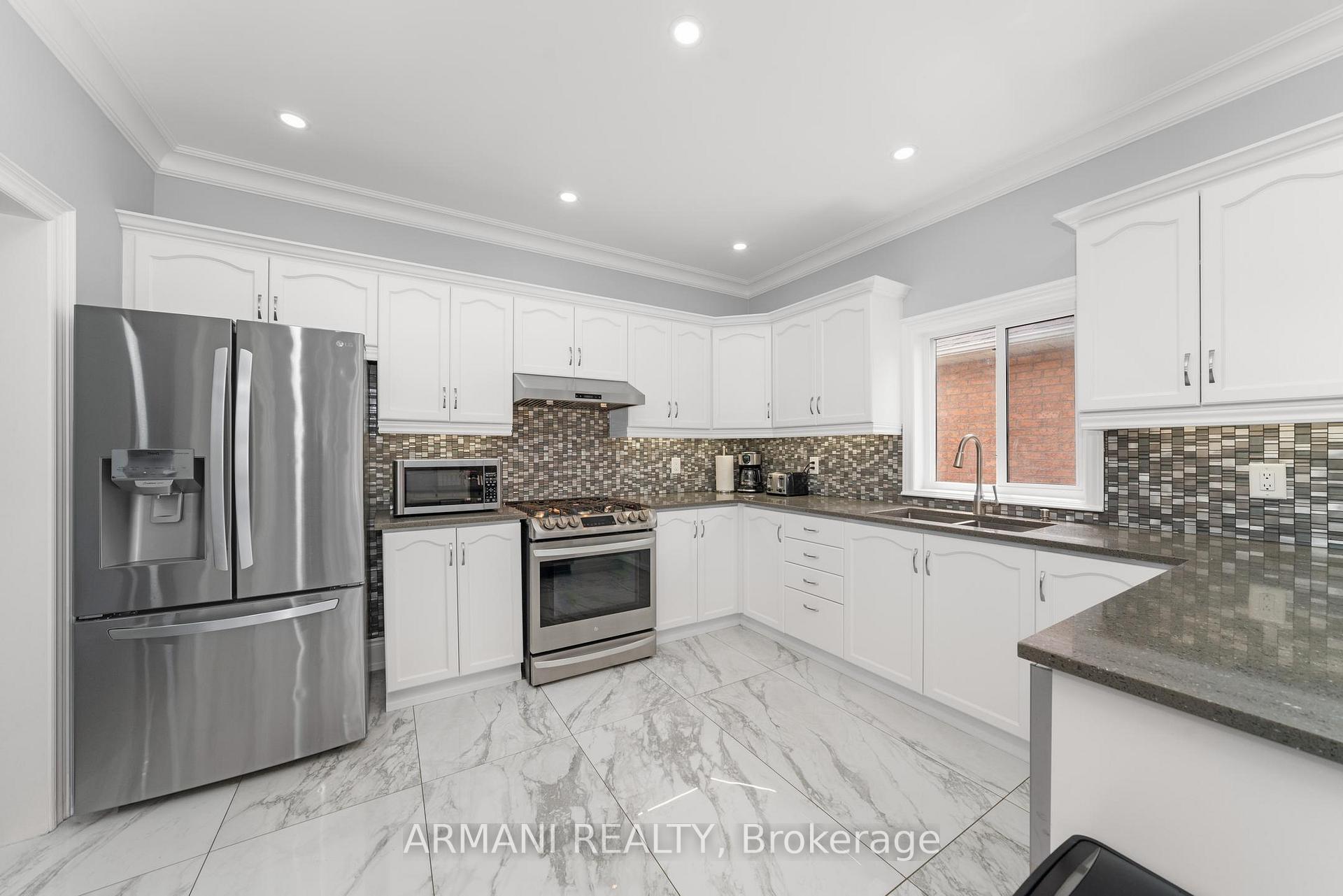Photo 19 of 133 Blackthorn Drive, Vaughan, Maple — HOMEH