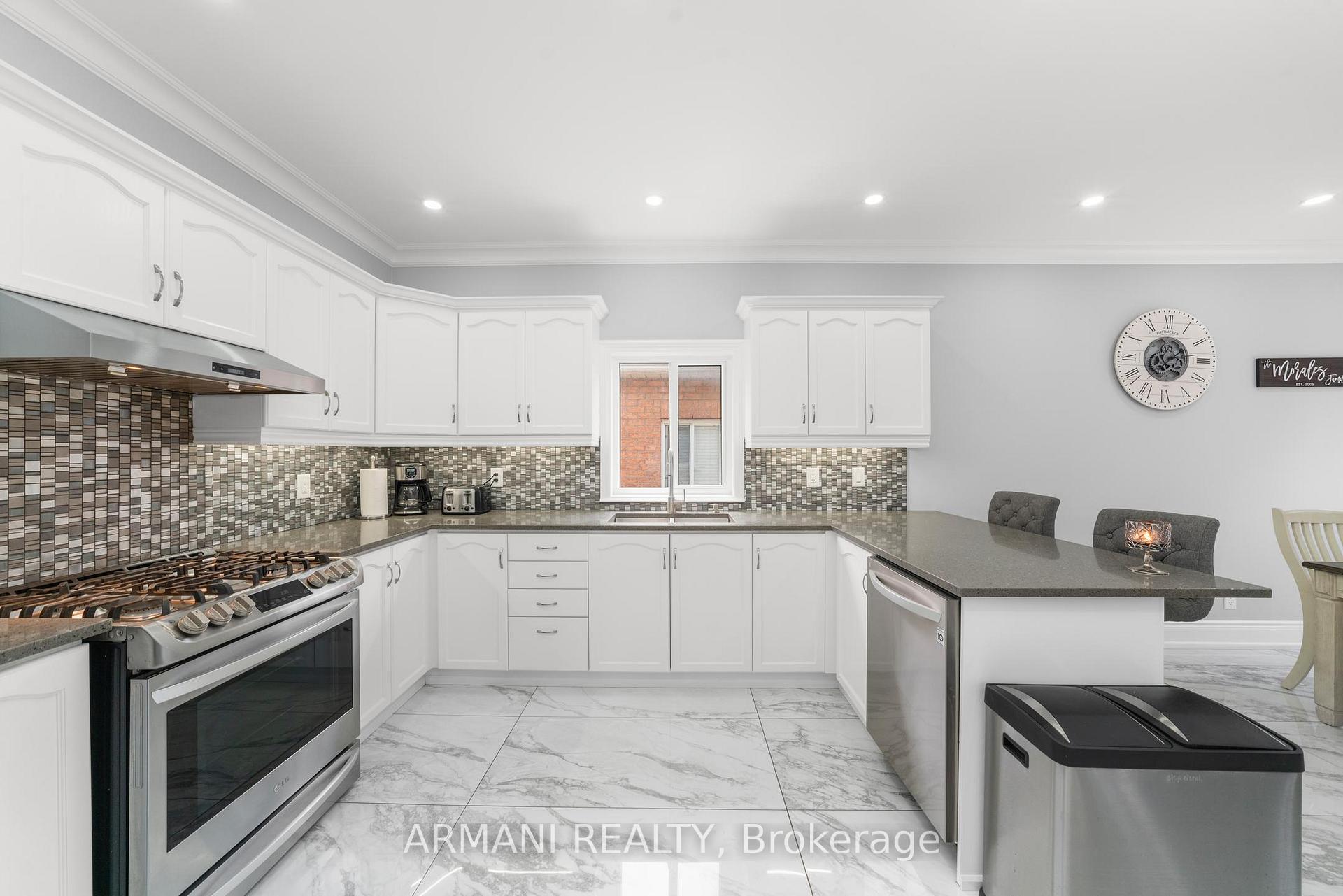 Photo 20 of 133 Blackthorn Drive, Vaughan, Maple — HOMEH