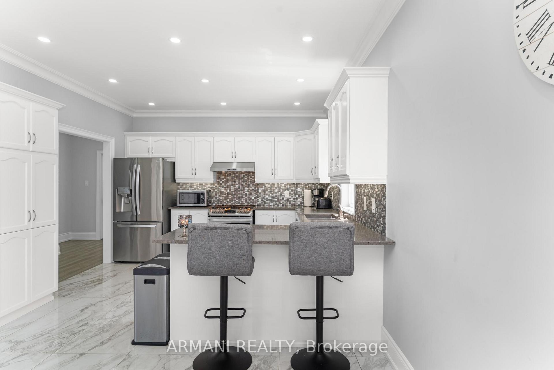 Photo 21 of 133 Blackthorn Drive, Vaughan, Maple — HOMEH