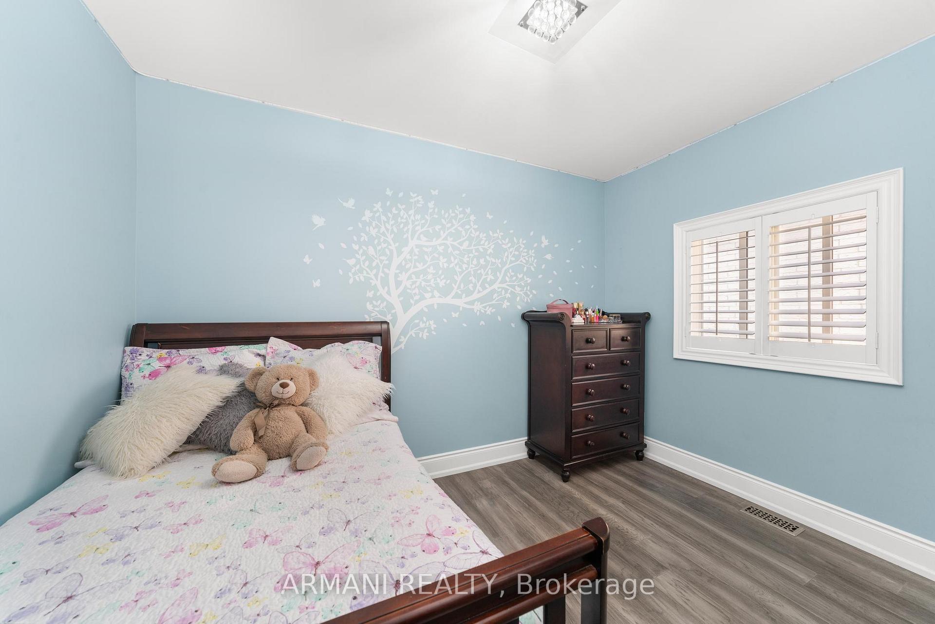 Photo 26 of 133 Blackthorn Drive, Vaughan, Maple — HOMEH