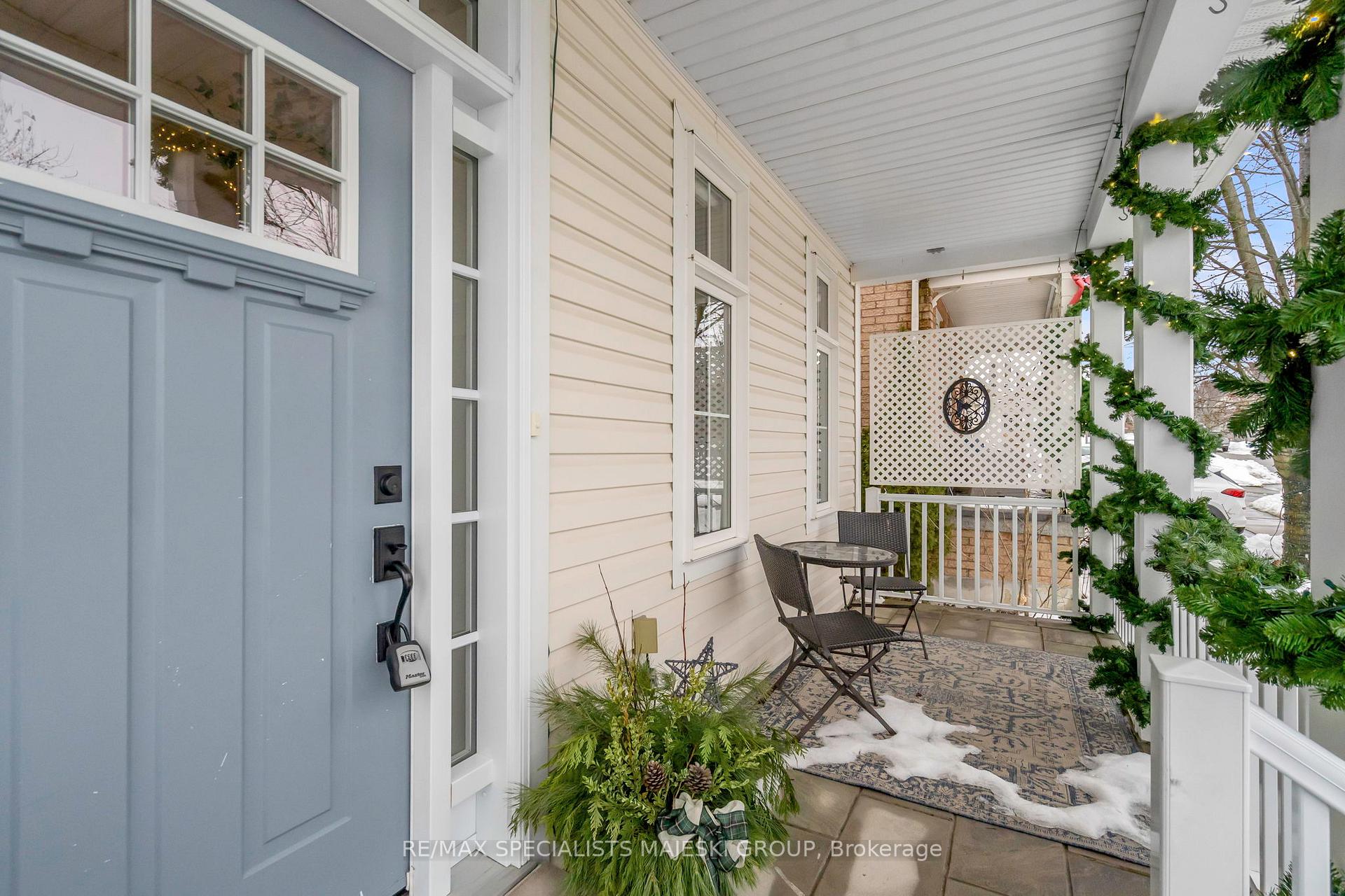 Photo 2 of 35 Vanguard Drive, Whitby, Brooklin — HOMEH