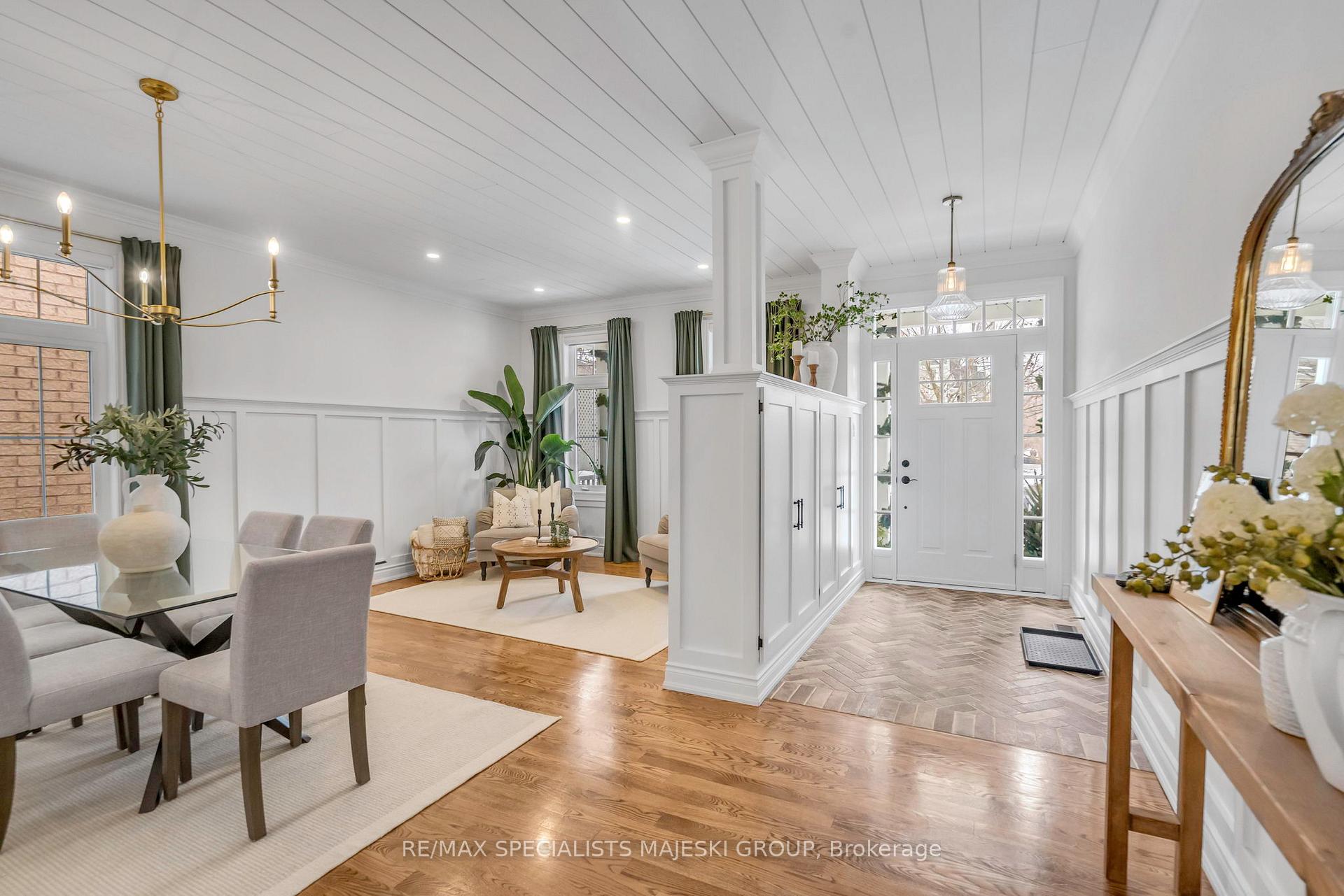 Photo 3 of 35 Vanguard Drive, Whitby, Brooklin — HOMEH