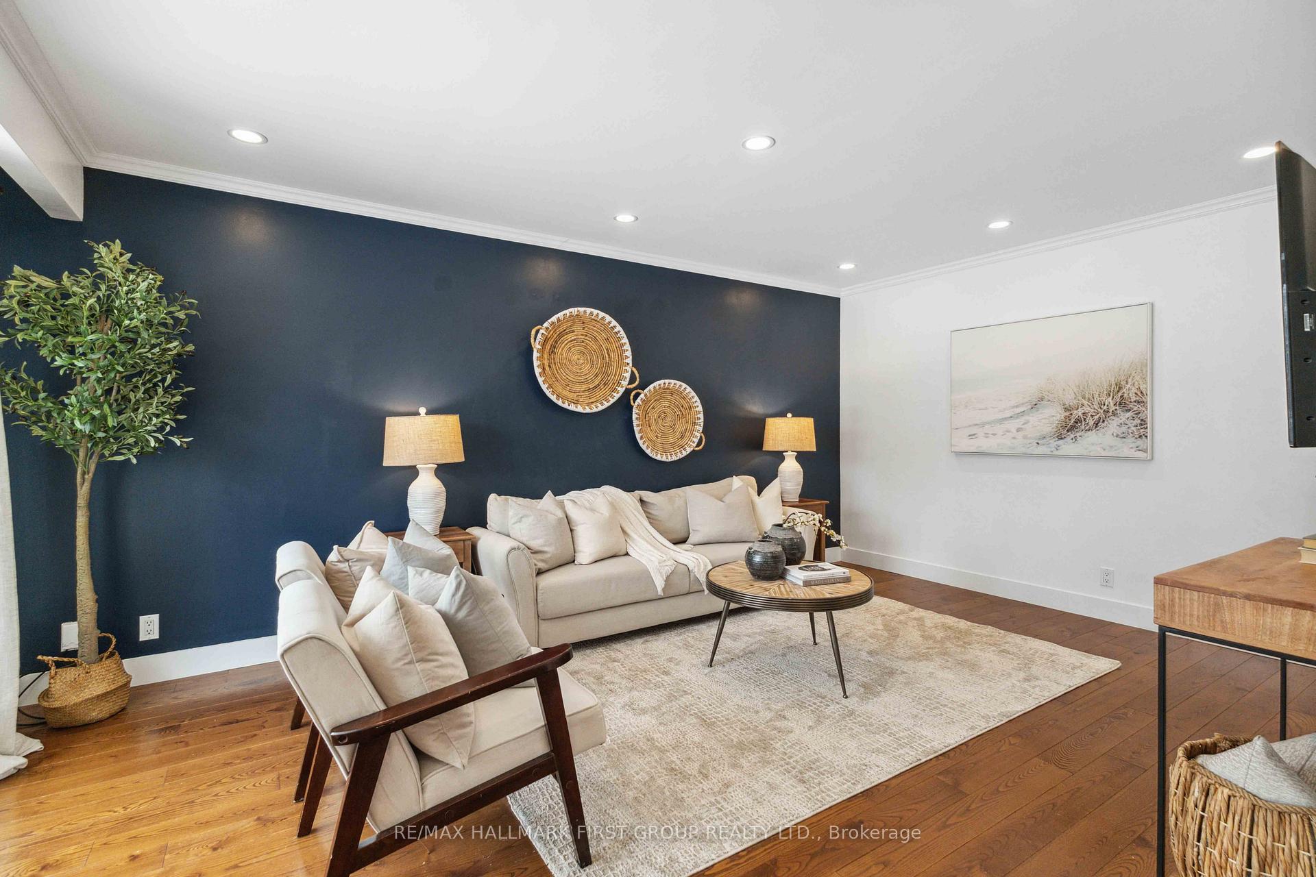 Photo 6 of 397 Bernhard Crescent, Oshawa, O'Neill — HOMEH