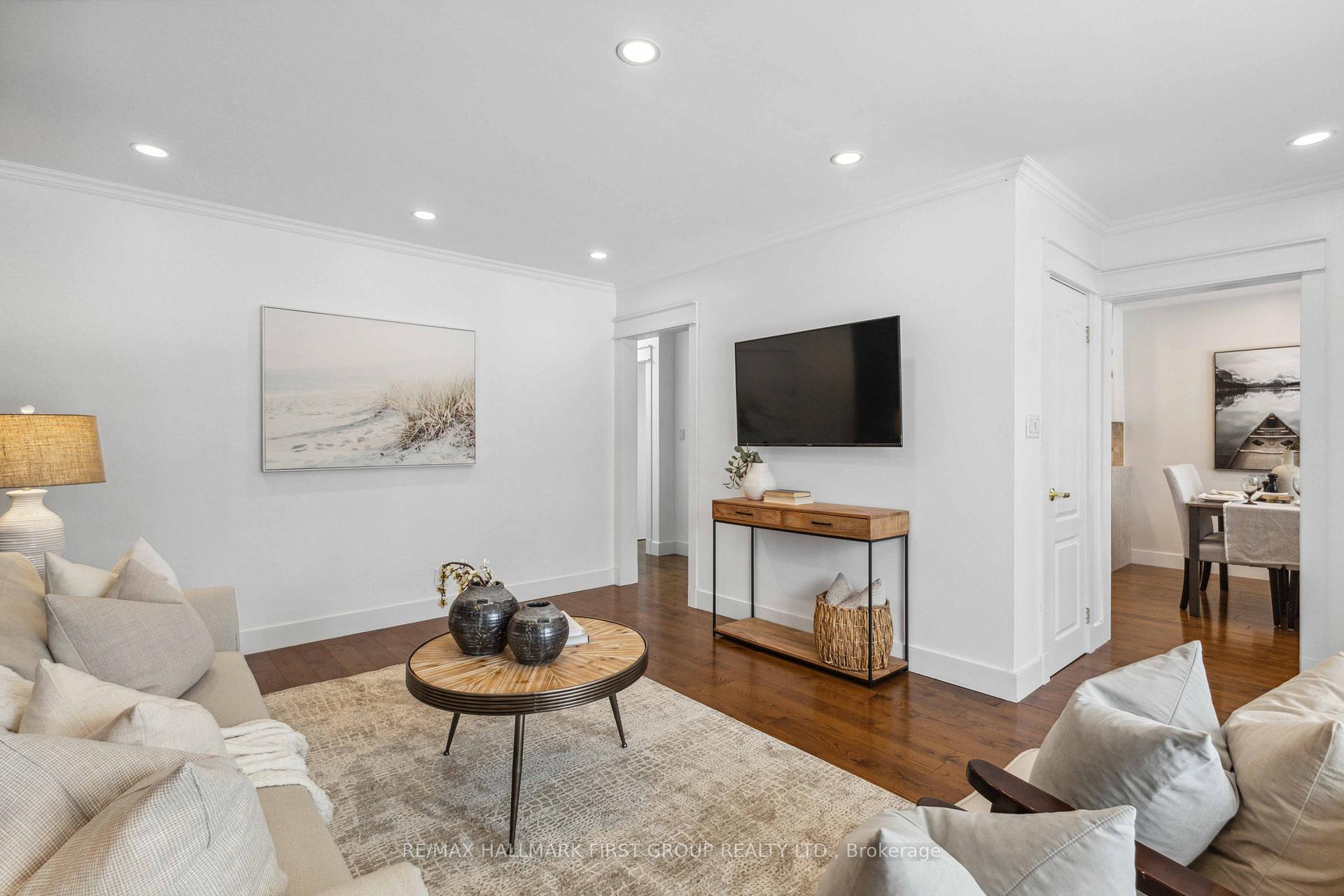 Photo 10 of 397 Bernhard Crescent, Oshawa, O'Neill — HOMEH