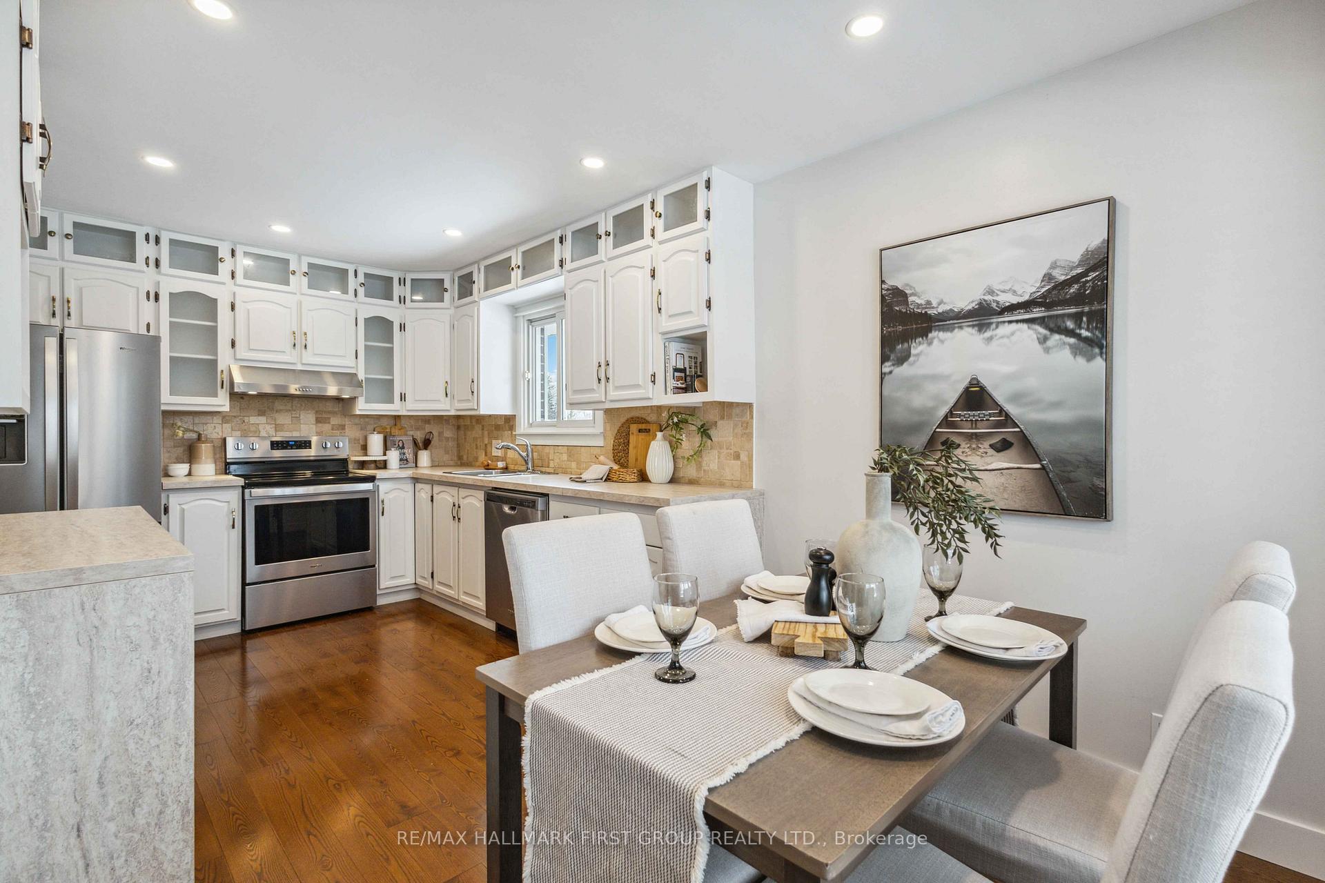 Photo 16 of 397 Bernhard Crescent, Oshawa, O'Neill — HOMEH