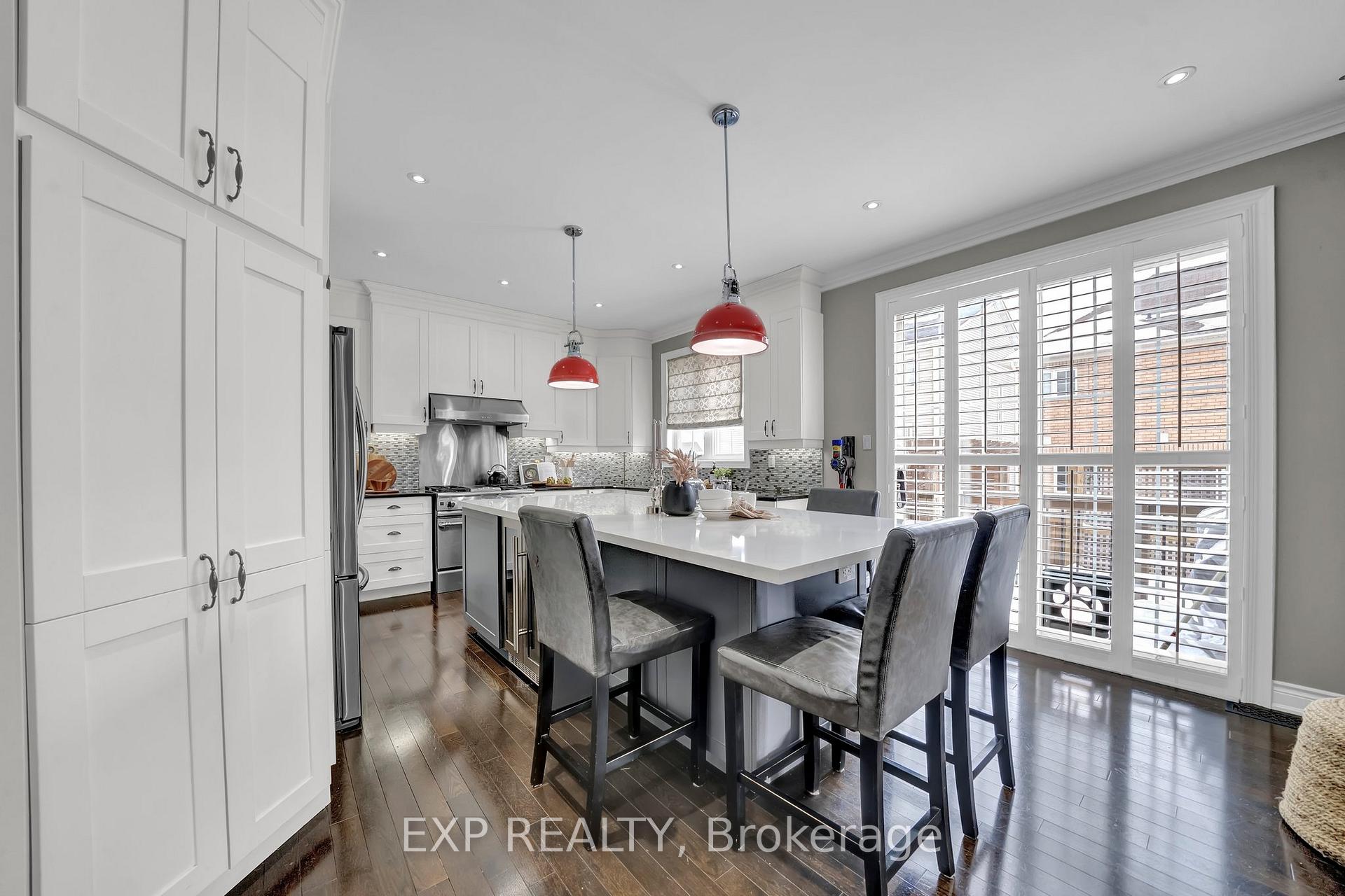 Photo 12 of 7 Strandmore Circle, Whitby, Brooklin — HOMEH