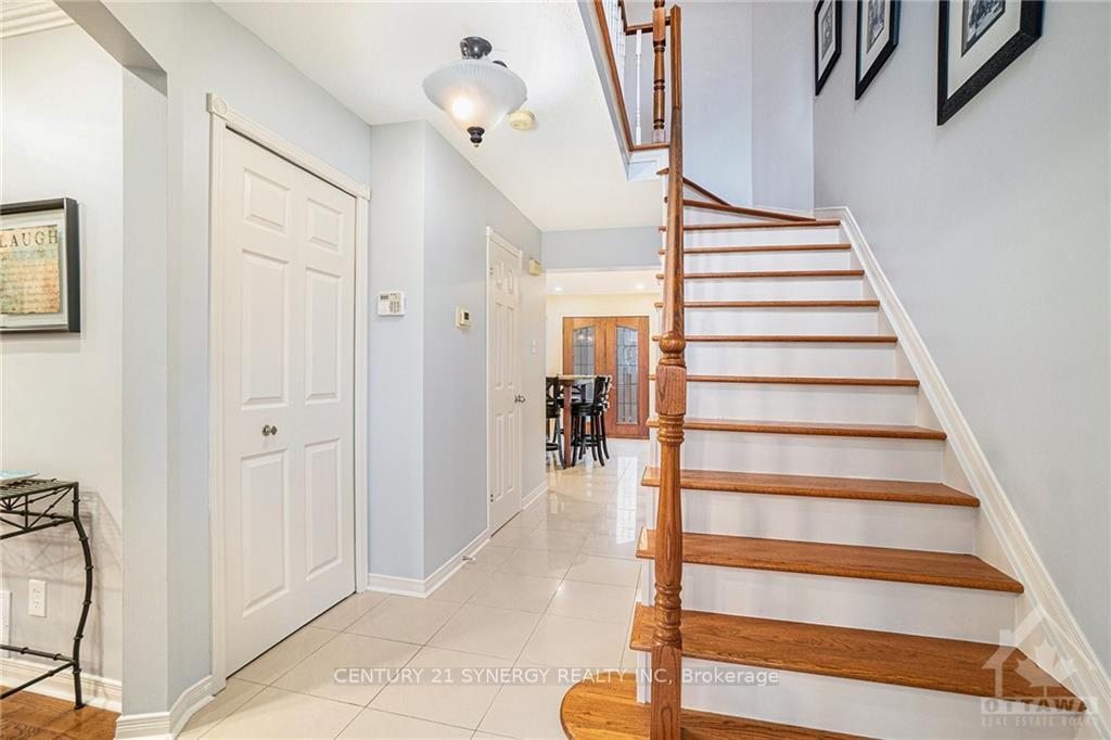 Photo 3 of 574 Pocono Crescent, Ottawa, Fallingbrook/Gardenway South — HOMEH