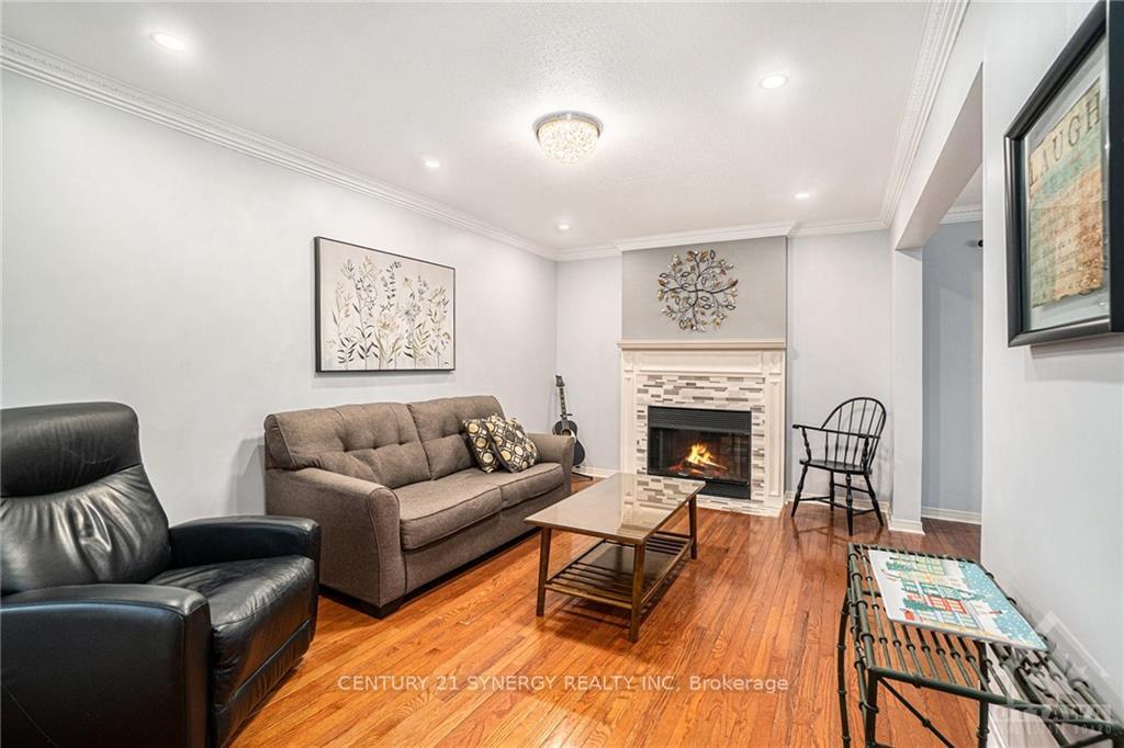 Photo 4 of 574 Pocono Crescent, Ottawa, Fallingbrook/Gardenway South — HOMEH