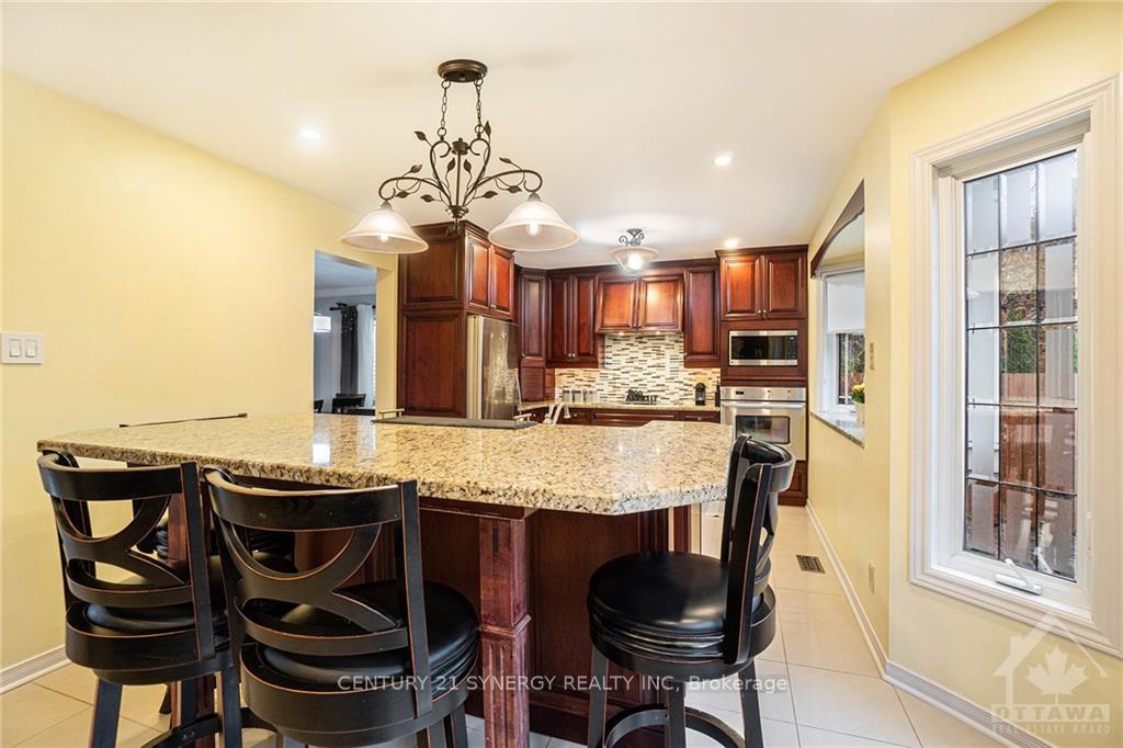 Photo 8 of 574 Pocono Crescent, Ottawa, Fallingbrook/Gardenway South — HOMEH