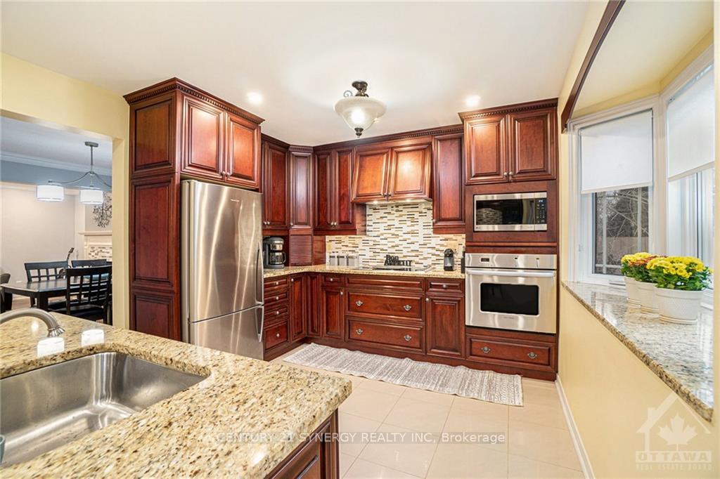 Photo 9 of 574 Pocono Crescent, Ottawa, Fallingbrook/Gardenway South — HOMEH