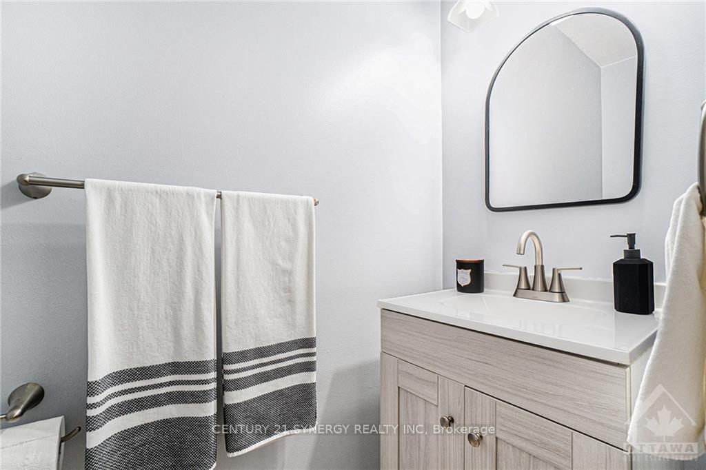 Photo 12 of 574 Pocono Crescent, Ottawa, Fallingbrook/Gardenway South — HOMEH