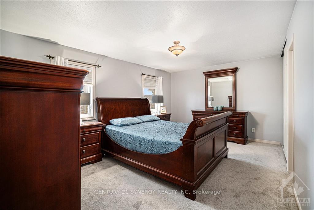 Photo 13 of 574 Pocono Crescent, Ottawa, Fallingbrook/Gardenway South — HOMEH