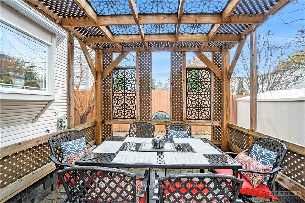 Photo 23 of 574 Pocono Crescent, Ottawa, Fallingbrook/Gardenway South — HOMEH