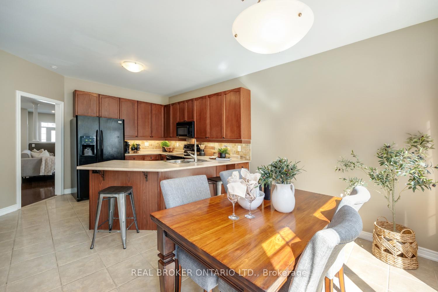 Photo 9 of 908 Coyston Drive, Oshawa, Eastdale — HOMEH