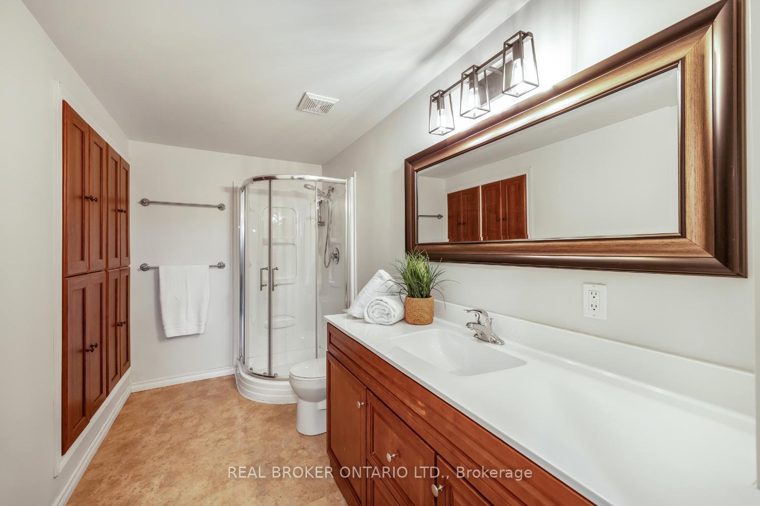 Photo 23 of 908 Coyston Drive, Oshawa, Eastdale — HOMEH