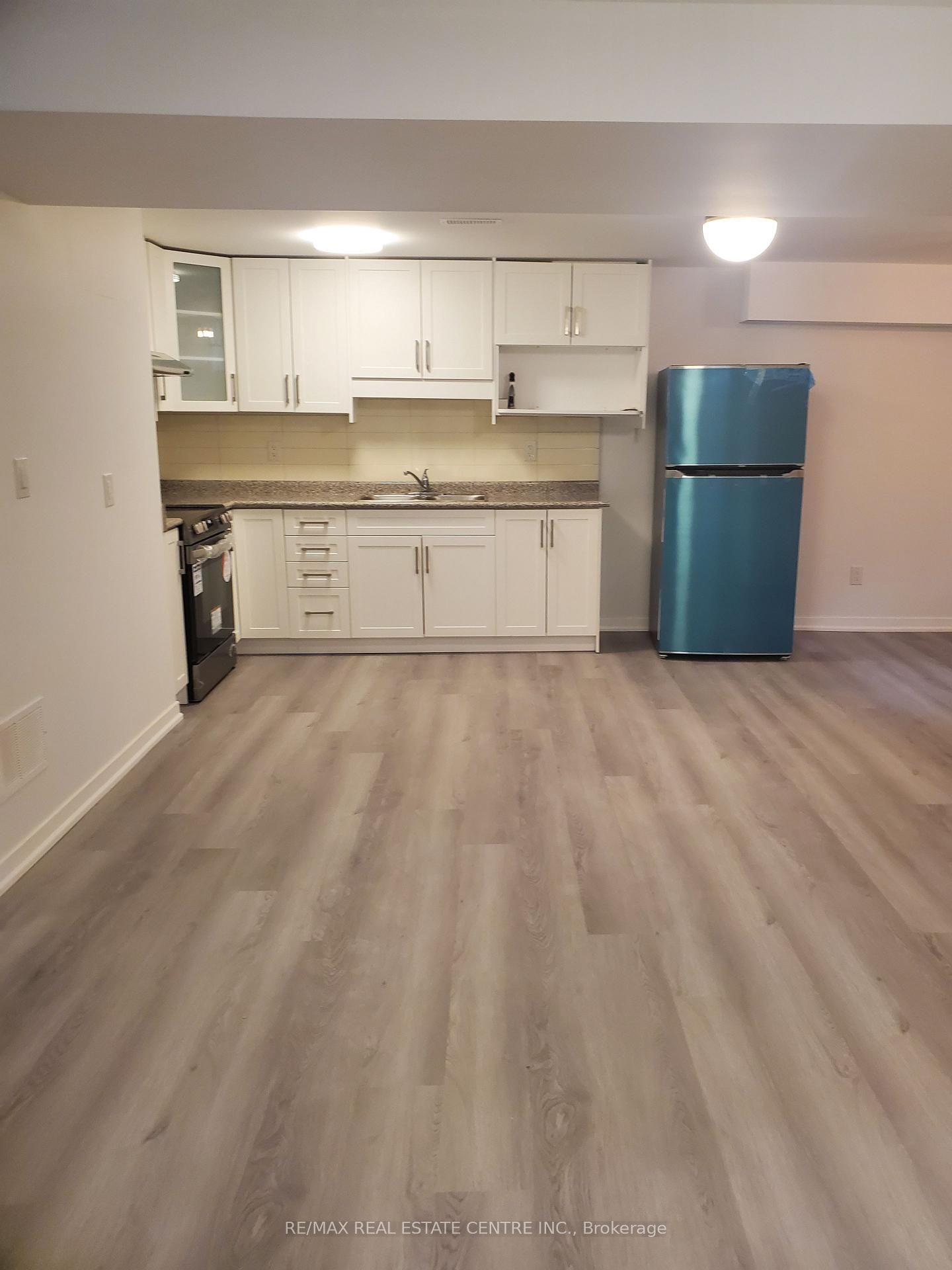 Front of Unit Bsmt, 1118 Lambton Drive