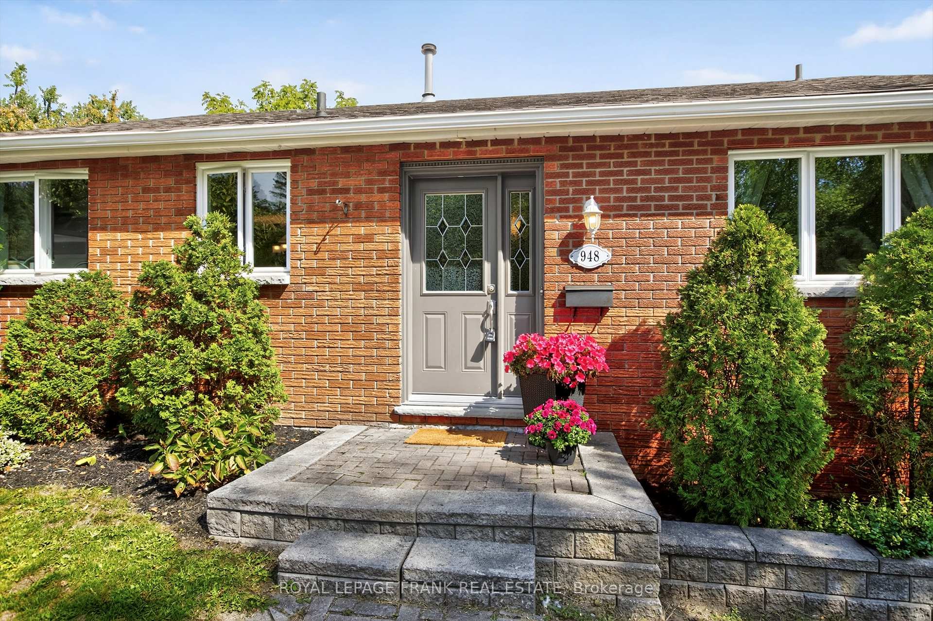 Photo 3 of 948 Golfview Road, Peterborough, Otonabee Ward 1 — HOMEH