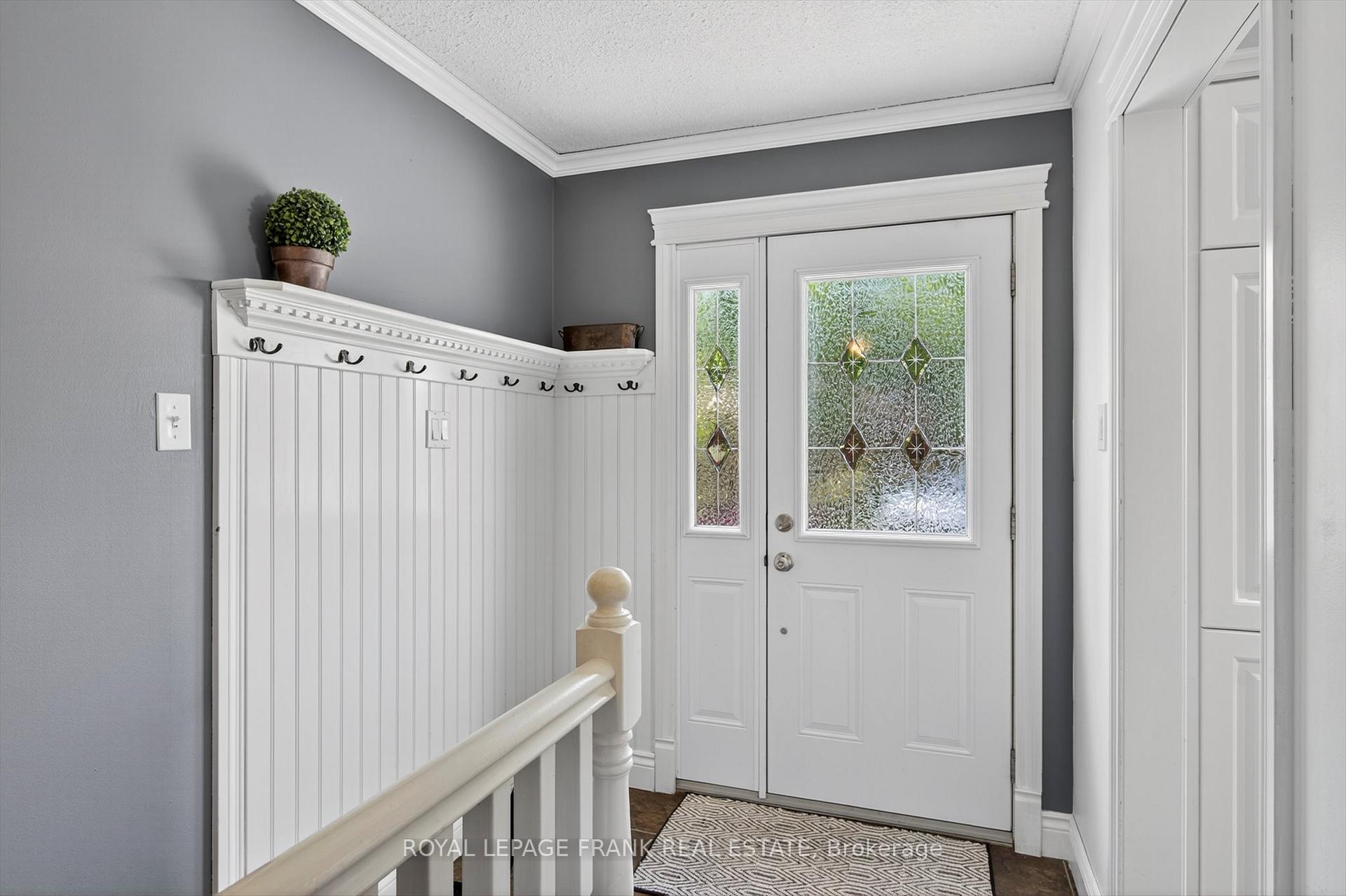 Photo 4 of 948 Golfview Road, Peterborough, Otonabee Ward 1 — HOMEH